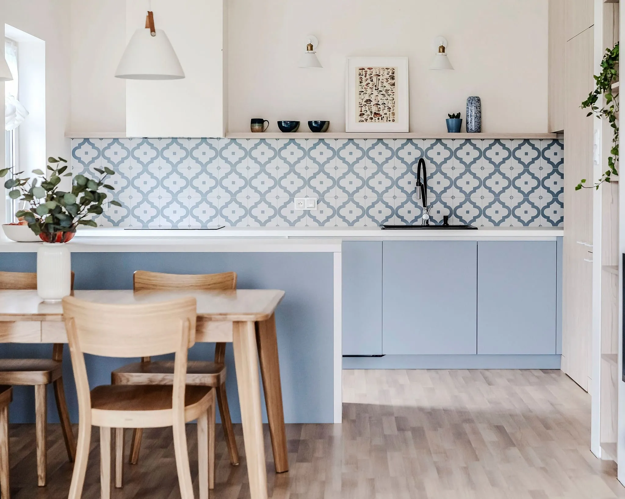 projekt zielona kuchnia z wyspa